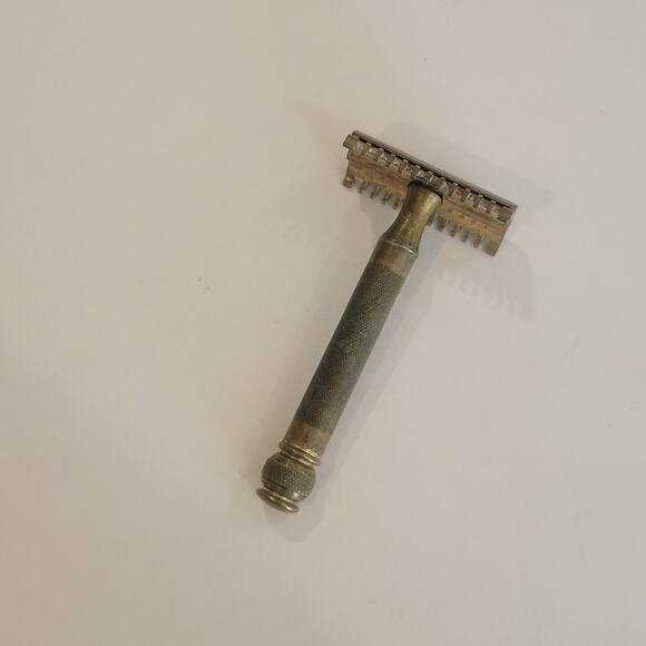 Antique Gillette Safety Razor gold tone Made in USA pat date jan 13, 1920 - Picture 14 of 15
